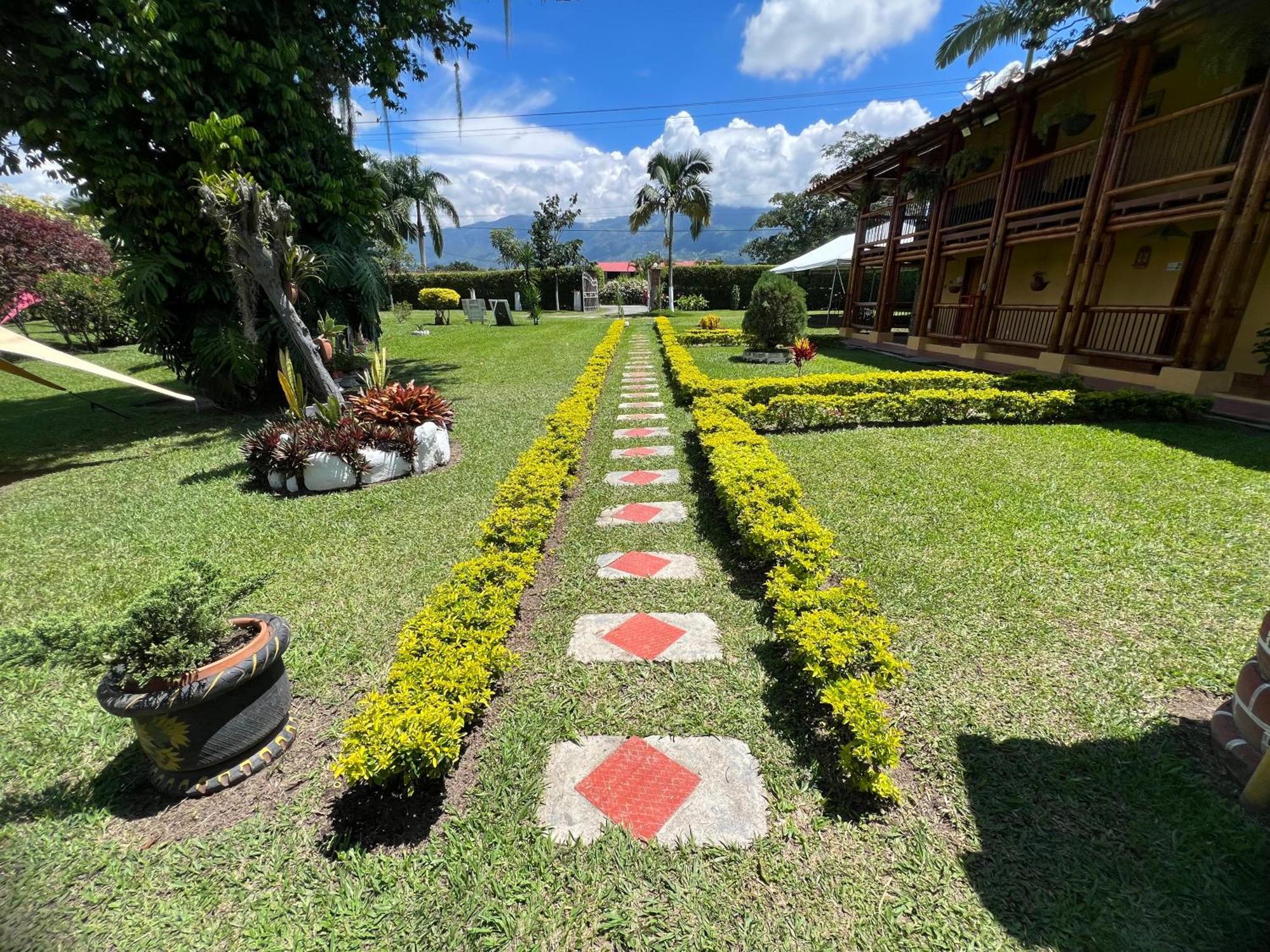 Villa Alejandra Del Quindio Calarca Bagian luar foto