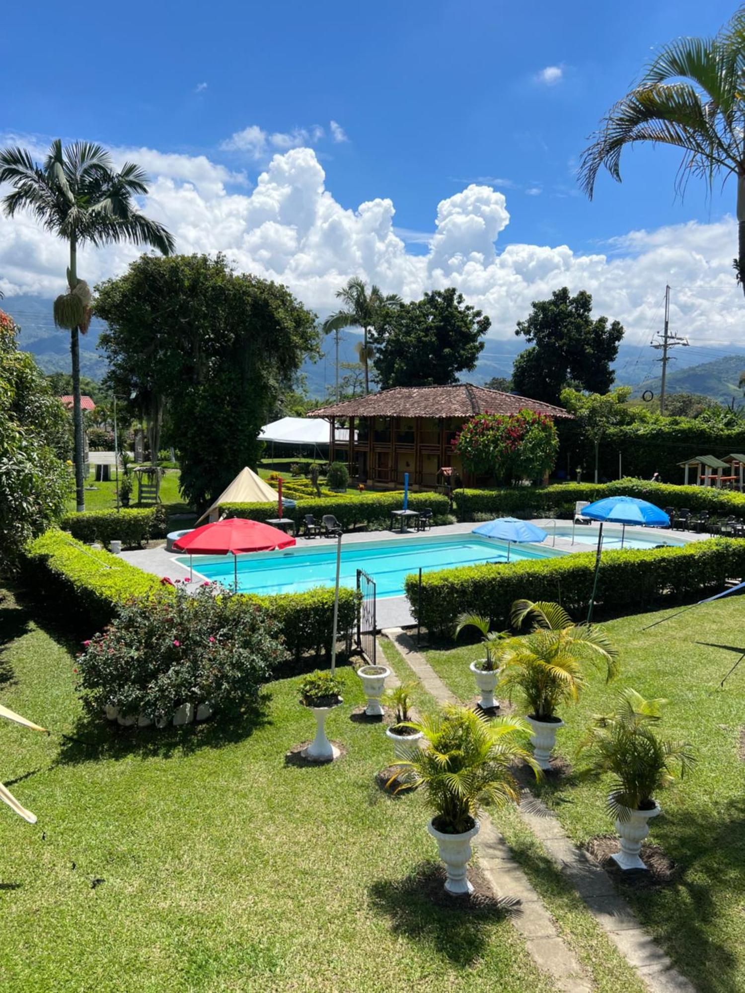 Villa Alejandra Del Quindio Calarca Bagian luar foto