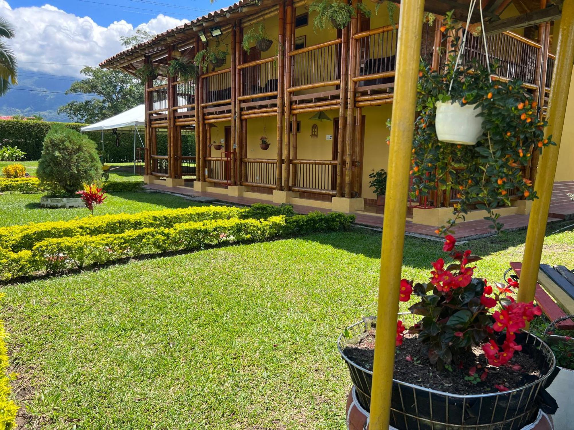 Villa Alejandra Del Quindio Calarca Bagian luar foto