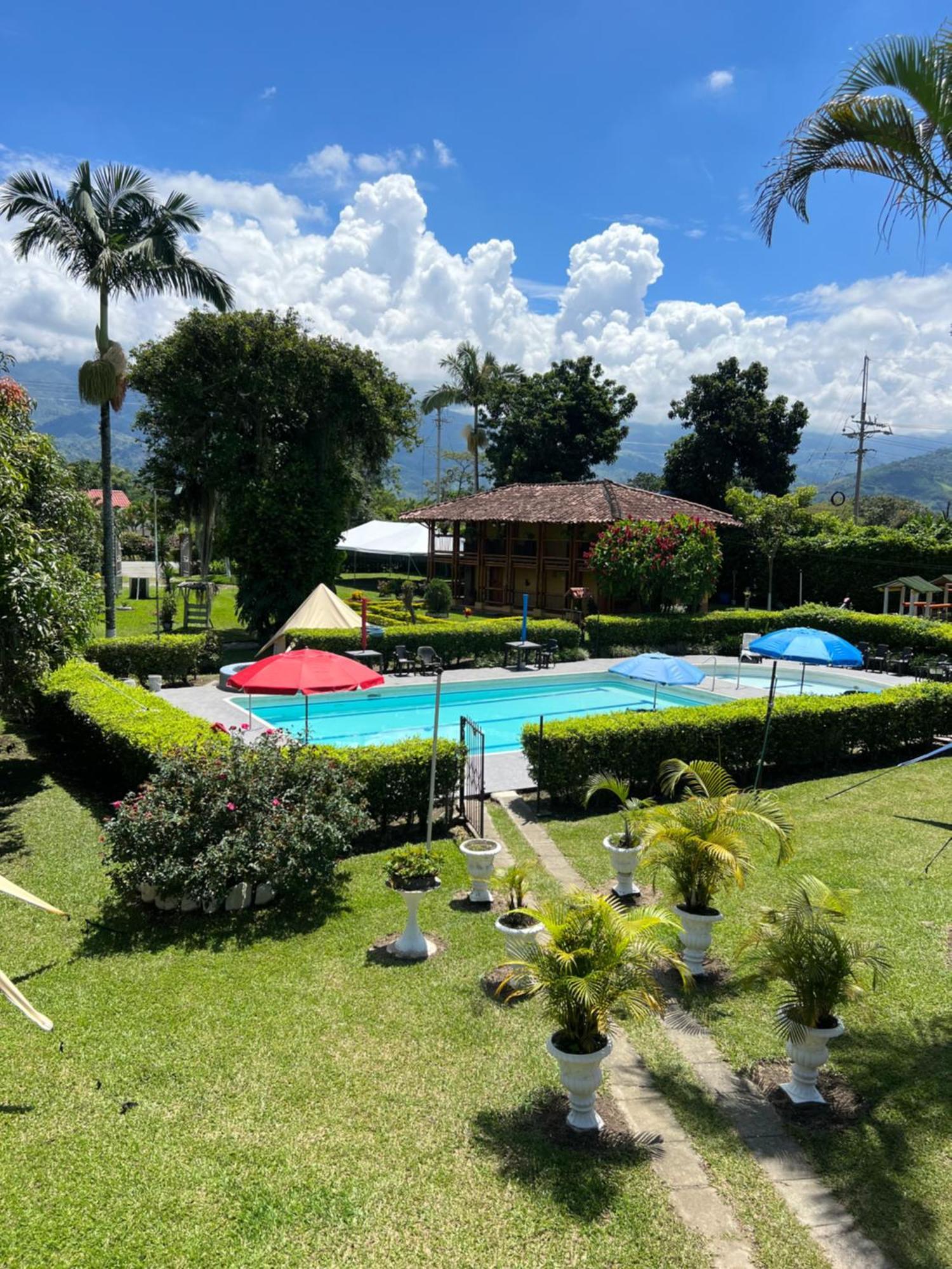 Villa Alejandra Del Quindio Calarca Bagian luar foto