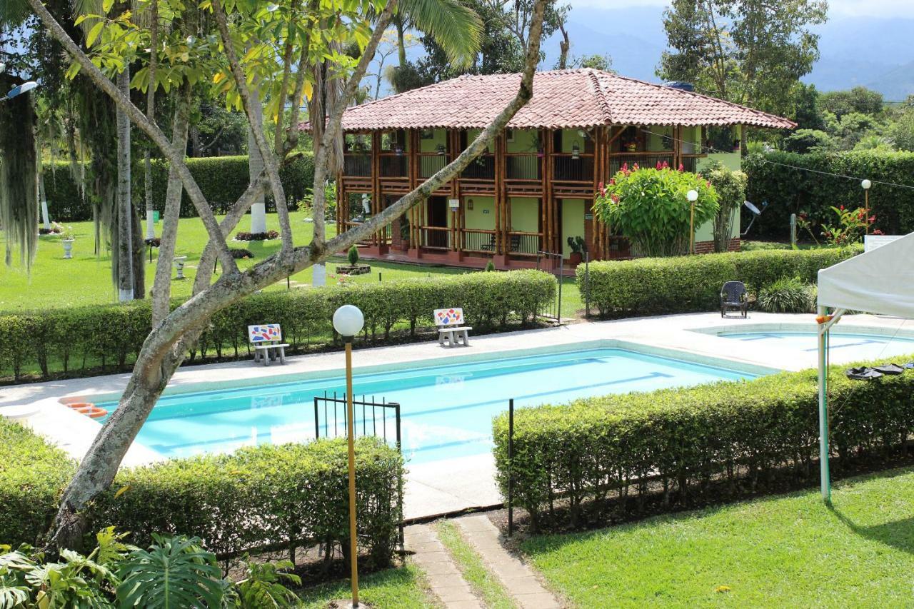 Villa Alejandra Del Quindio Calarca Bagian luar foto